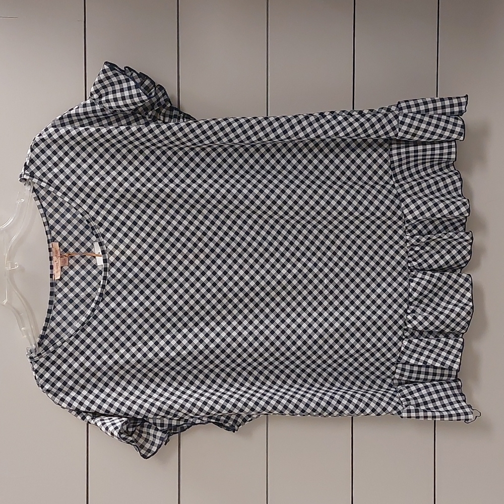 Like New -Gibson Latimer navy and white gingham plaid ruffle top Sz Large